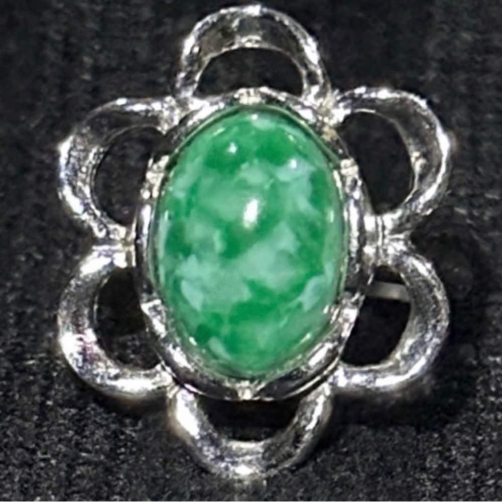 Vintage Sarah Coventry Green Cabochon Silver Tone Adjustable Flower Ring